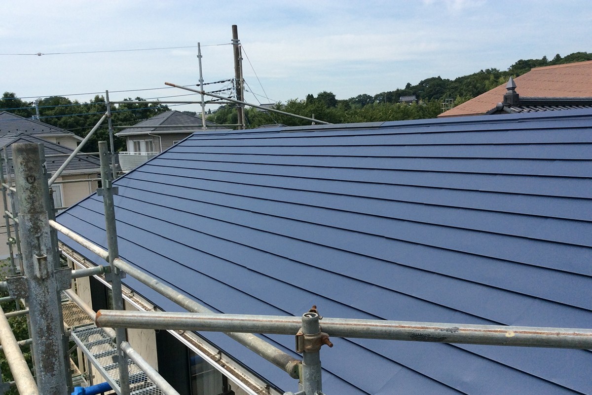 写真：屋根の耐久性を上げる葺き替え工事